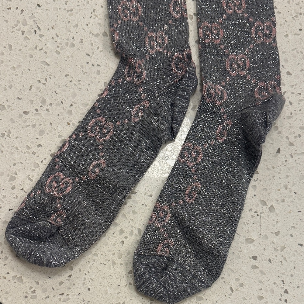 Gucci Women’s Gray and Pink Logo Socks With silver flecks - Picture 2 of 4